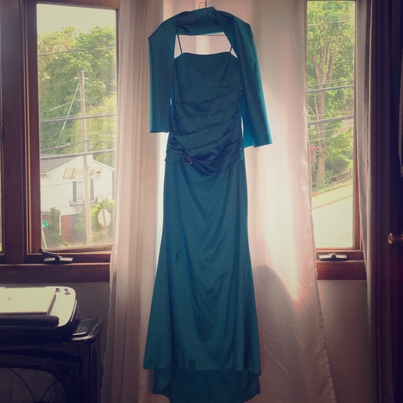 Turquoise Gown with matching Shall - Formal Party - Picture 1 of 2